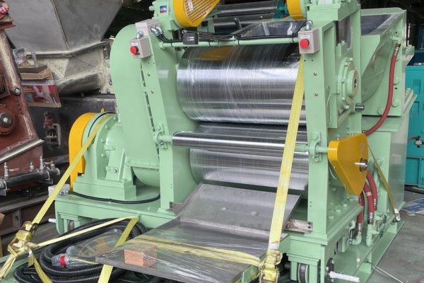 ゴム機械設置工事に忙しく、ゴム材料価格がまだまだあがりそう